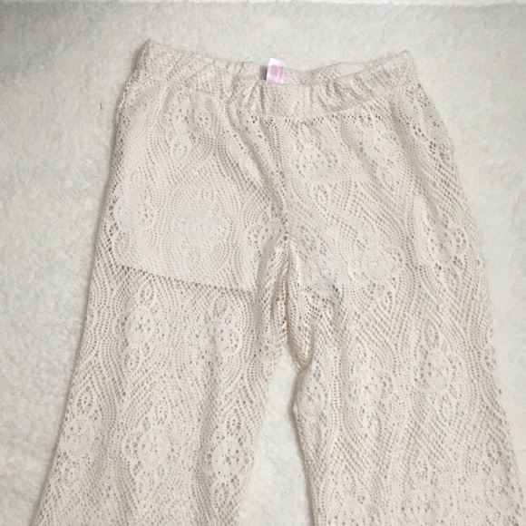 No boundaries lace pants with shorts - Picture 3 of 7